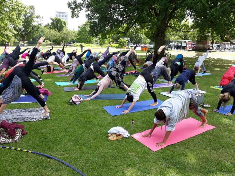 Internationaler Yoga Tag und wir sind dabei Internationaler Yoga Tag und wir sind dabei
