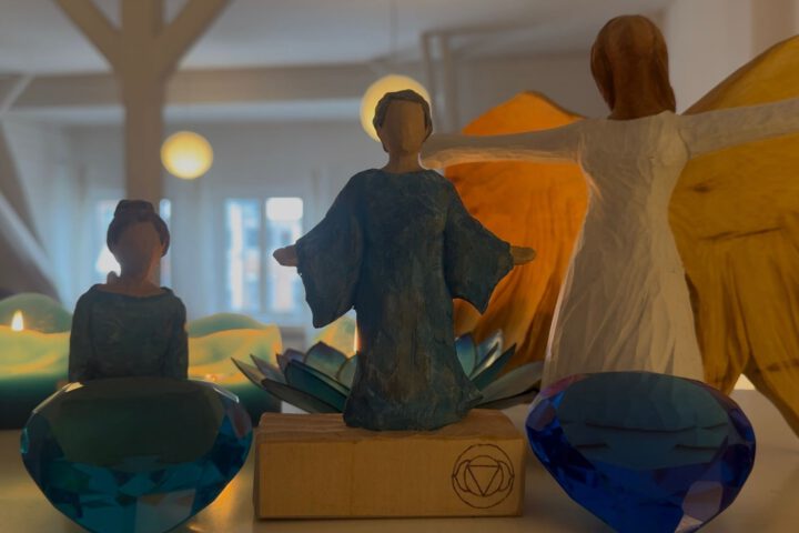 Klangschalen, Kristall schalen, sound healing, meditation, entspannung, Yoga nervensystem regulieren, selbstheilung musikalische Lesung musikalische begleitung Resilienz Training, Wofür brennst du, Wirbelsäulentherapie nach breuss, massage , Antar Mourna, magische Vagusnerv, regulierte Nervensystem